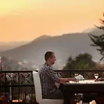 Destina Hotel